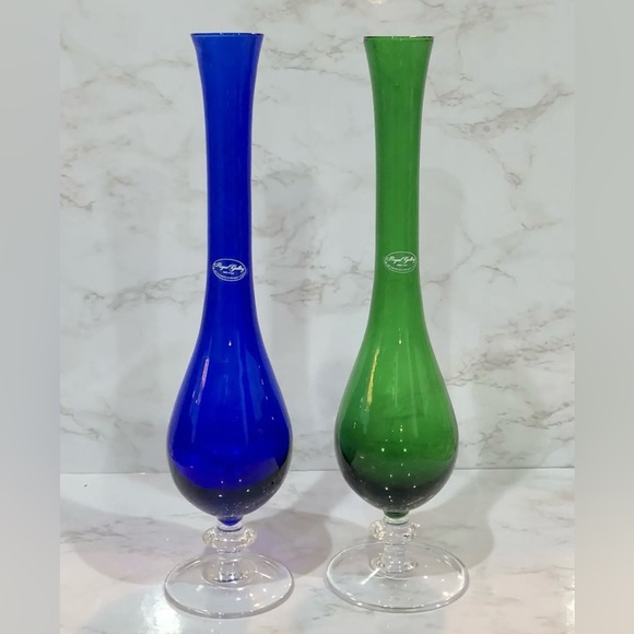 Two 13” Vintage Royal Gallery Made in Italy Vases - Cobalt Blue & Emerald Green - Picture 5 of 10
